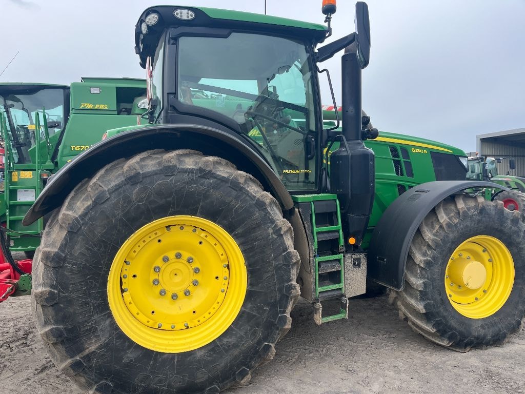 Tracteur JOHN DEERE 6250R - photo slide 8