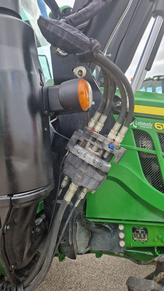 Tracteur chargeur JOHN DEERE 6100M - photo slide 10