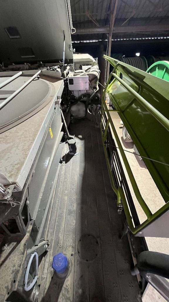 Moissonneuse CLAAS lexion 7600 - photo slide 24