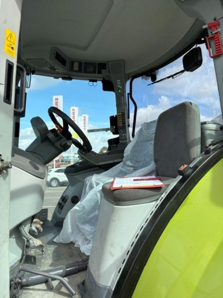 Tracteur CLAAS ARION 660 CMATIC CIS+ - photo slide 10