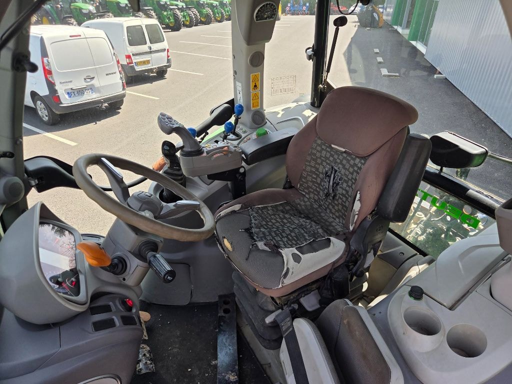 Tracteur chargeur DEUTZ FAHR 6120 TTV - photo slide 16