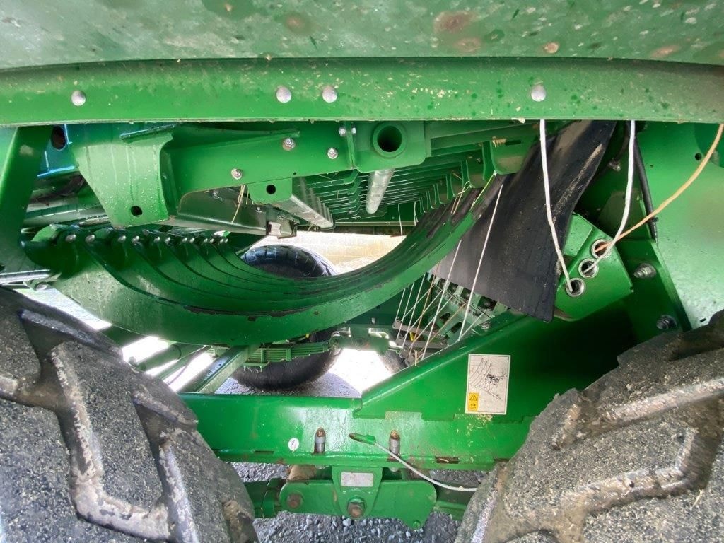 Presse haute densite JOHN DEERE L1534 - photo slide 13