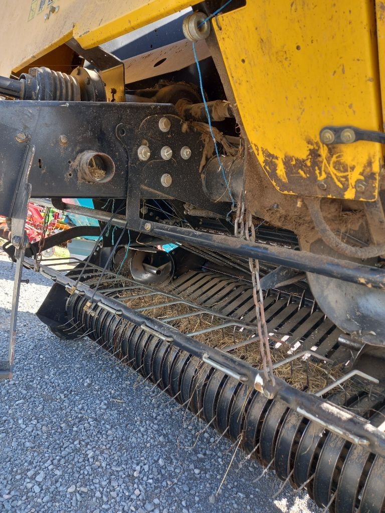 Presse balles rondes NEW HOLLAND BR 7060 - photo slide 10