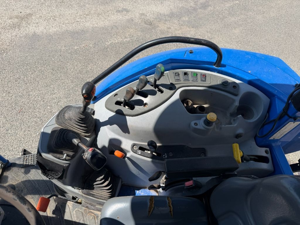 Tracteur chargeur NEW HOLLAND T5.95 DC - photo slide 14