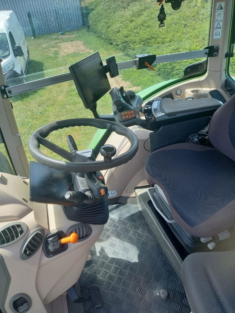 Tracteur FENDT 724 VARIO POWER + - photo slide 13
