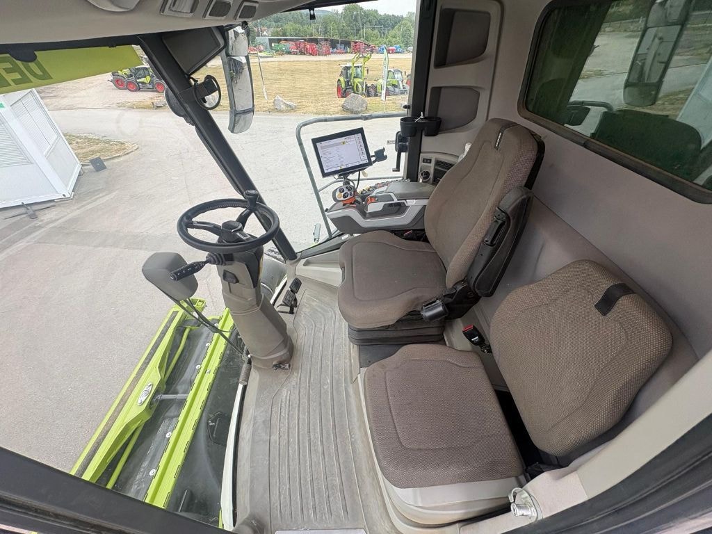 Moissonneuse CLAAS Lexion 7700 Montana 4x4 - photo slide 12