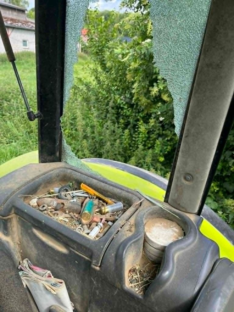 Tracteur CLAAS AXOS 340 - photo slide 24