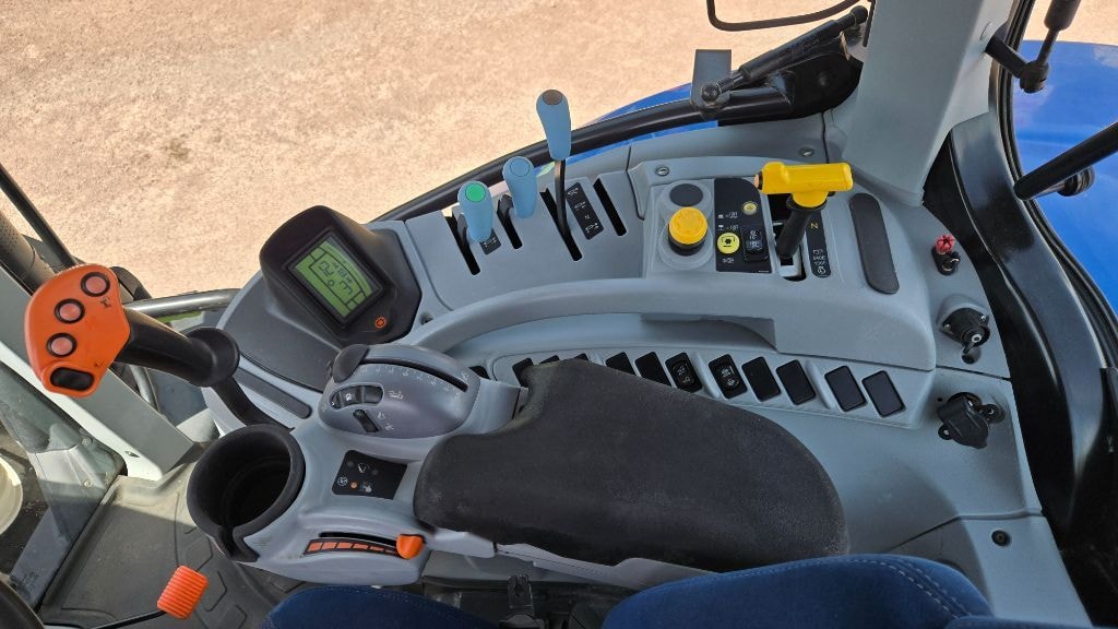 Tracteur NEW HOLLAND T7.195S - photo slide 9