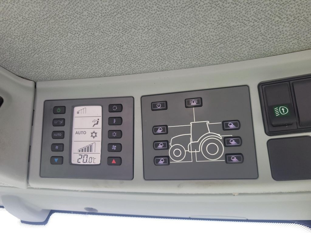Tracteur CLAAS AXION 800 - photo slide 15