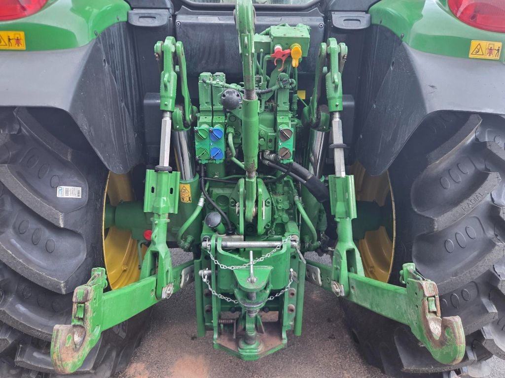 Tracteur chargeur JOHN DEERE 6100M - photo slide 9