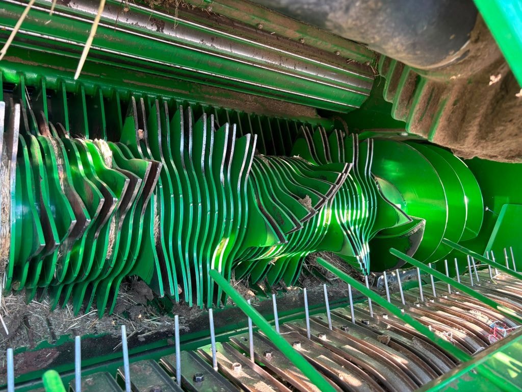 Presse enrubanneuse JOHN DEERE C441R - 25 COUTEAUX - photo slide 12
