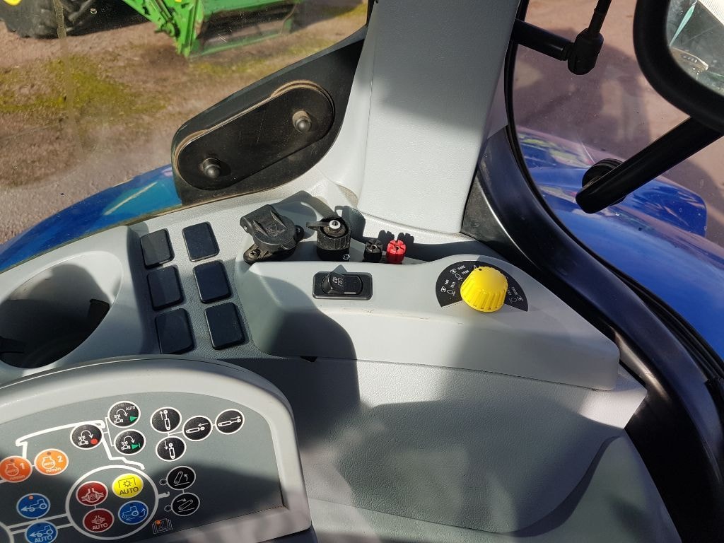 Tracteur NEW HOLLAND T7.270 AC - photo slide 12