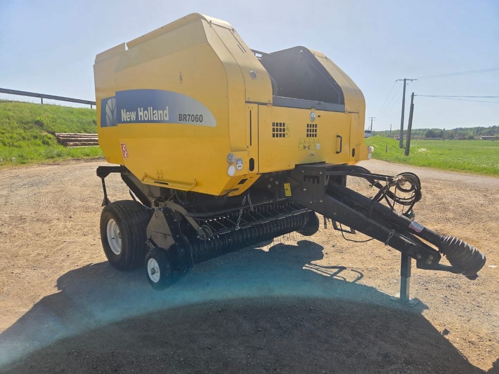 Presse balles rondes NEW HOLLAND BR7060 - photo slide 13