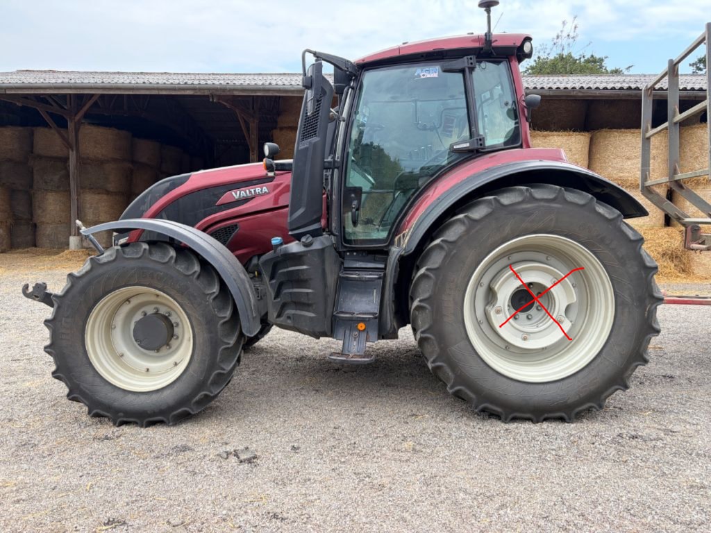 Tracteur VALTRA T175eA - photo slide 1