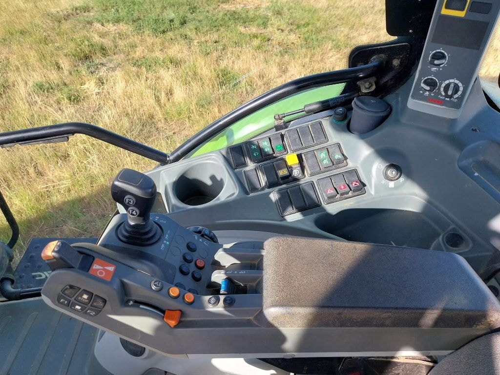 Tracteur CLAAS ARION 610 CIS+ - photo slide 11