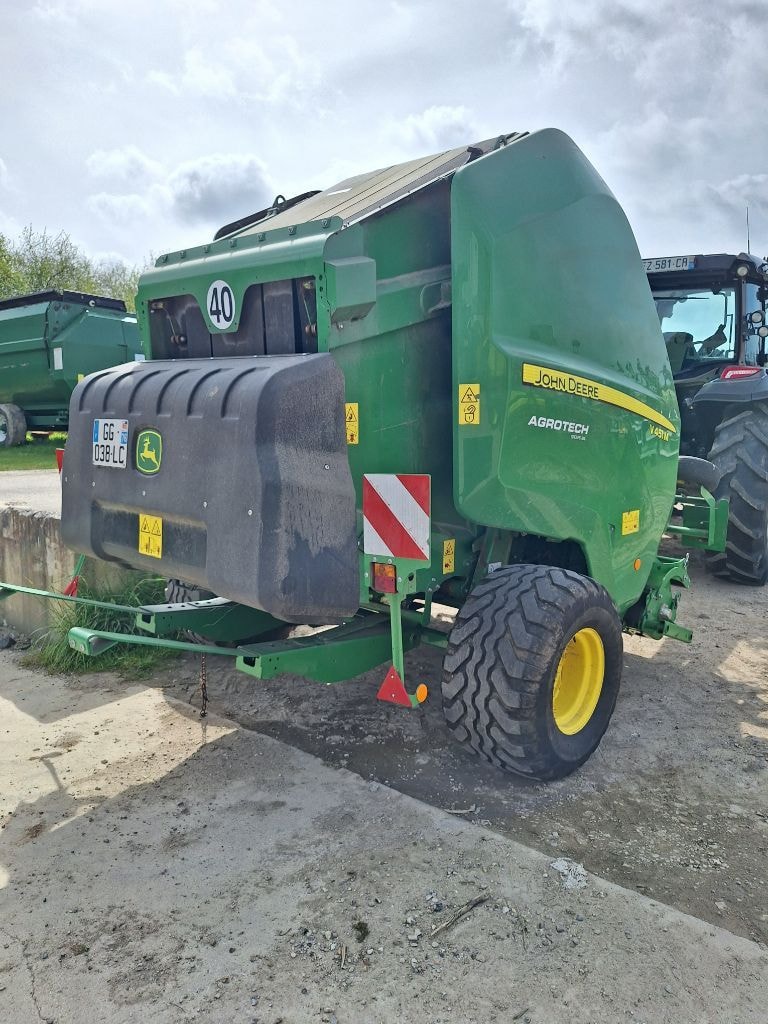 Presse balles rondes JOHN DEERE V451M - photo slide 2