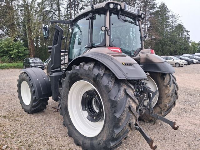 Tracteur VALTRA T174 - photo slide 8