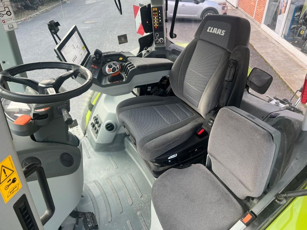 Tracteur CLAAS AXION 830 CMATIC - photo slide 9