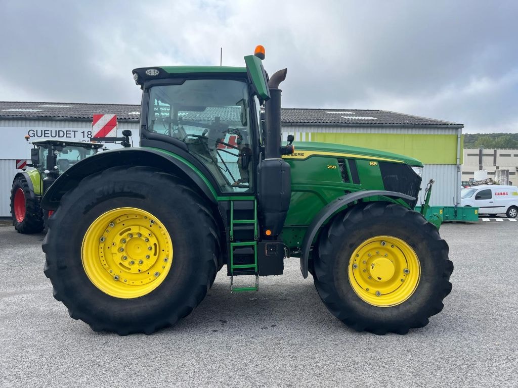 Tracteur JOHN DEERE 6R250 - photo slide 8
