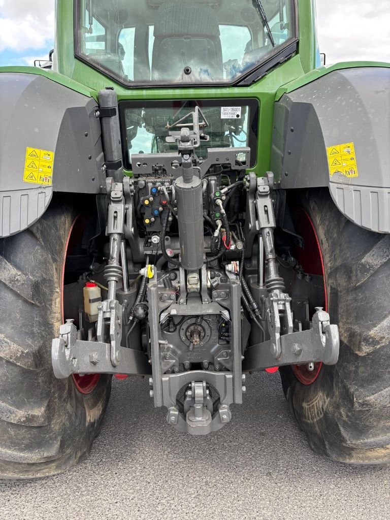 Tracteur FENDT 826 VARIO PROFI + - photo slide 9