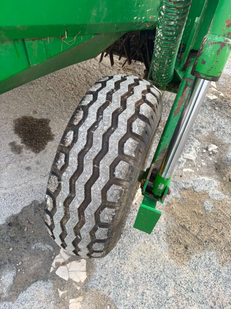 Faucheuse conditionneuse JOHN DEERE 1365 - photo slide 10