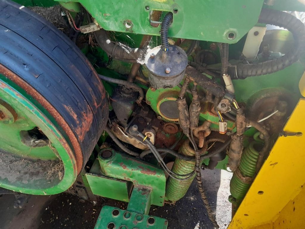 Ensileuse JOHN DEERE 7450 - photo slide 14