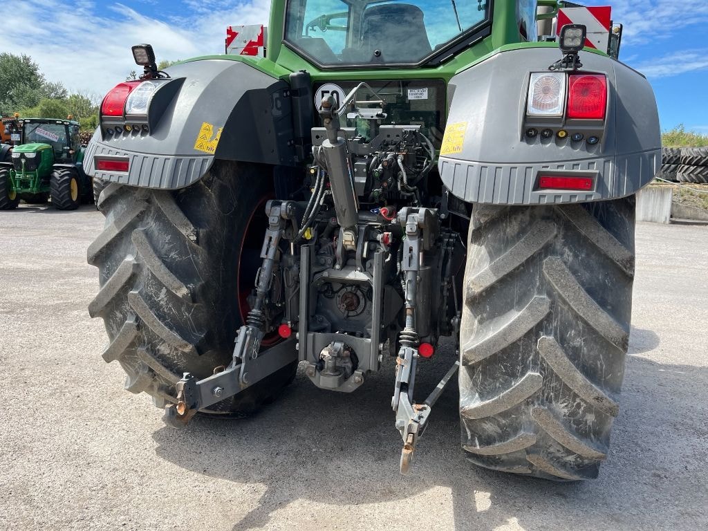 Tracteur FENDT 826 VARIO PROFI + - photo slide 6