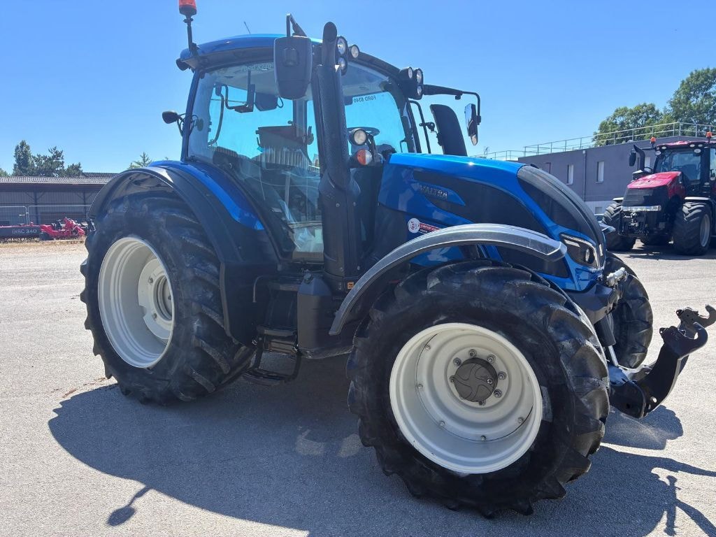 Tracteur VALTRA N 154 - photo slide 5