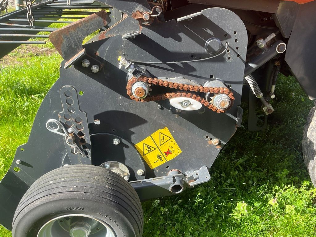 Presse balles rondes KUBOTA BV 4160RF - photo slide 7