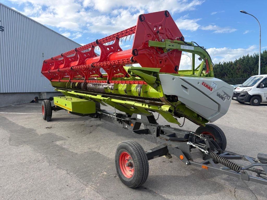 Moissonneuse CLAAS TRION 730 - photo slide 21