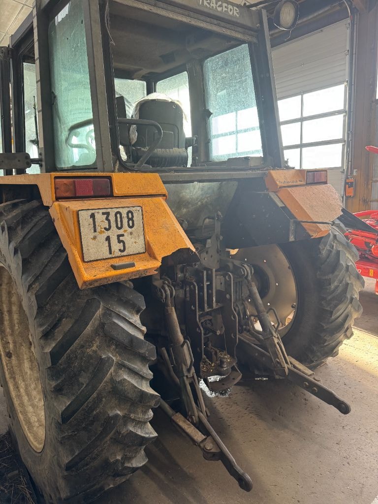 Tracteur RENAULT 106-54 - photo slide 6