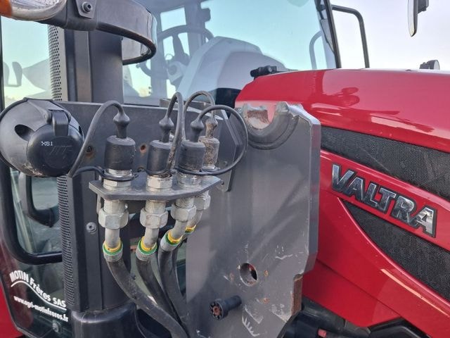 Tracteur VALTRA A105H - photo slide 12
