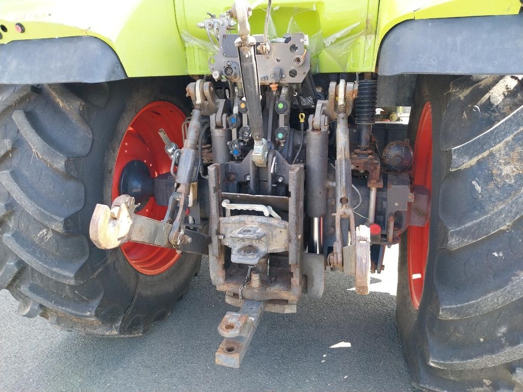 Tracteur CLAAS Arion 620 - photo slide 10
