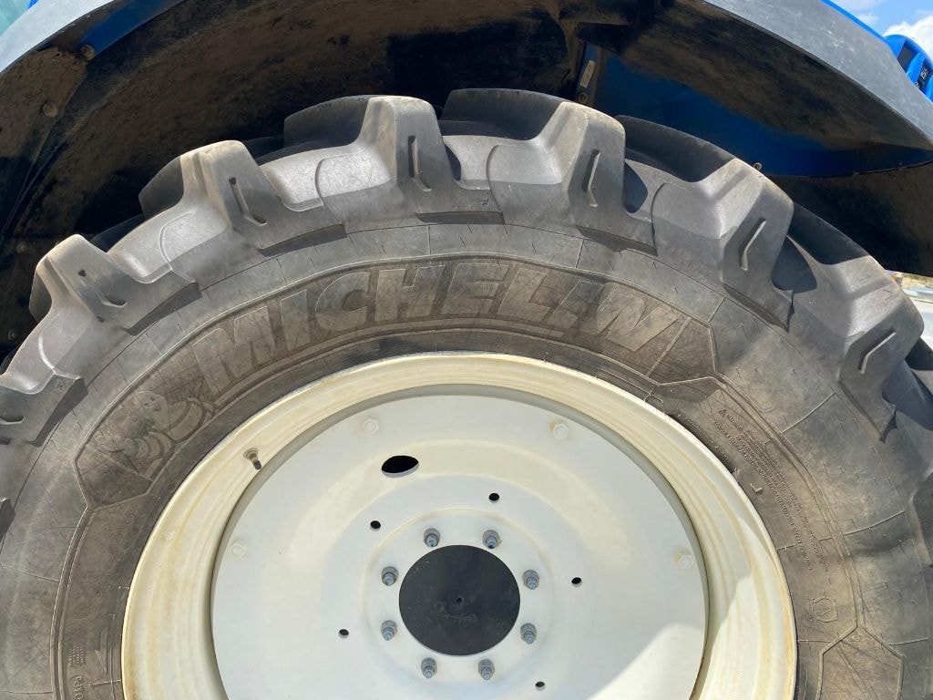 Tracteur NEW HOLLAND T6.145 - photo slide 15