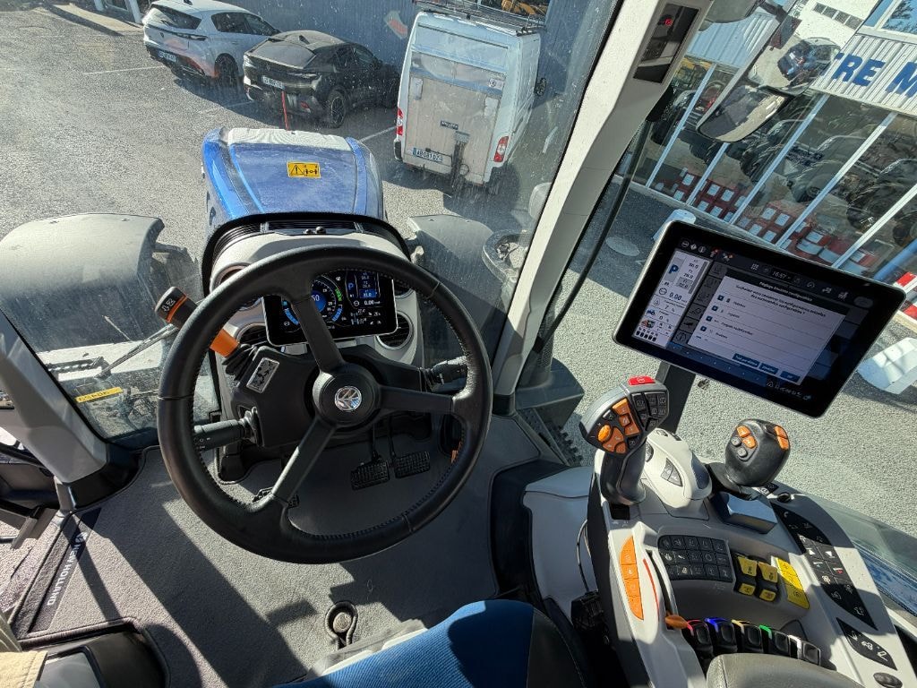 Tracteur NEW HOLLAND T7.245 AC PLMi - photo slide 10