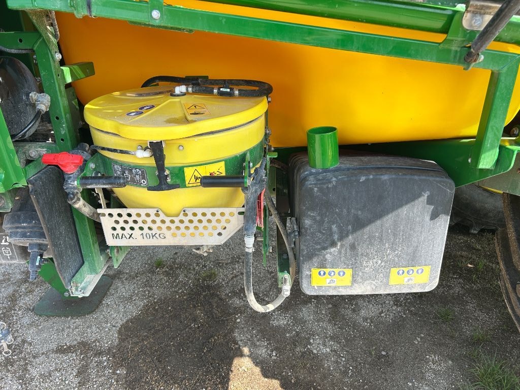 Pulverisateur JOHN DEERE R952i - photo slide 6
