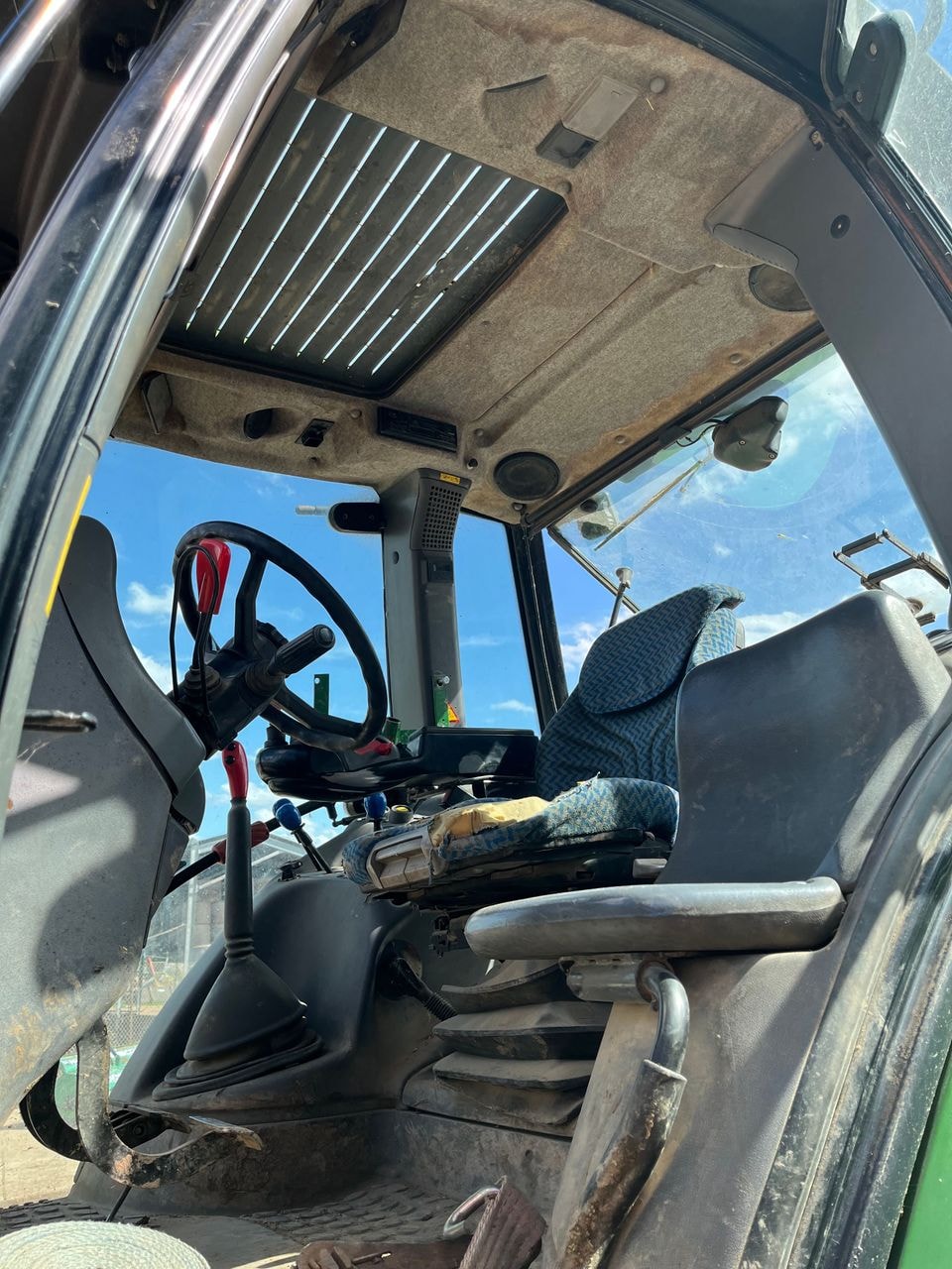 Tracteur DEUTZ FAHR AGROTRON 150 - photo slide 7