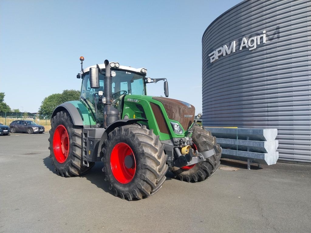 Tracteur FENDT 828 - photo slide 1