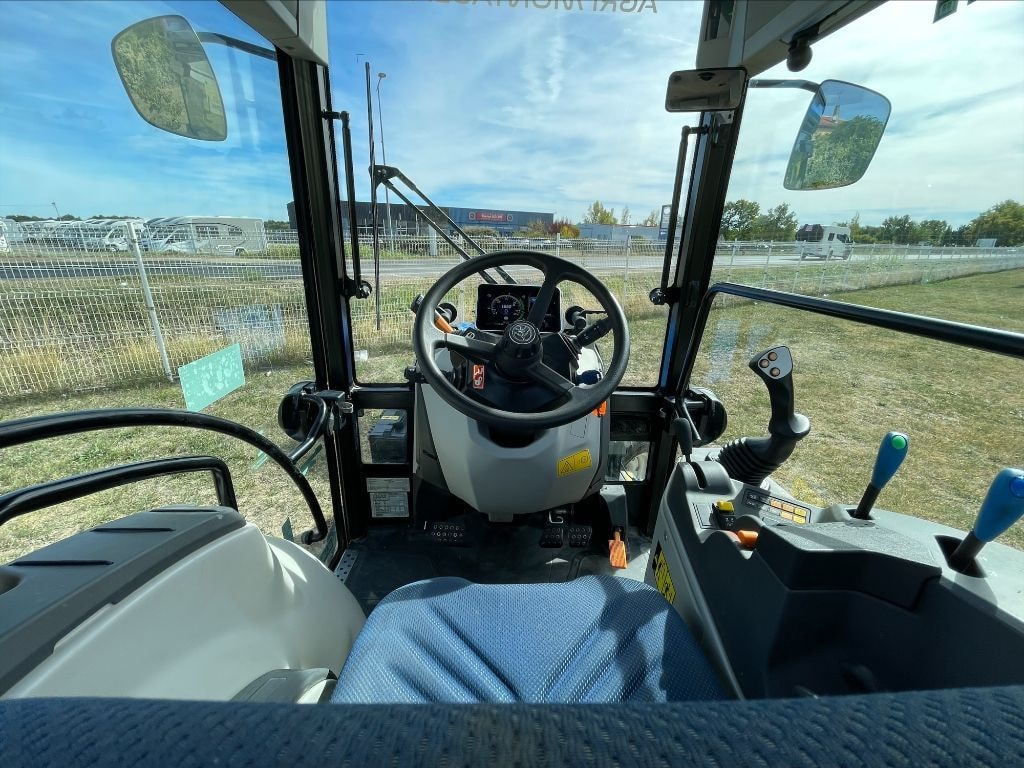 Tracteur fruitier NEW HOLLAND T4.90F - photo slide 5