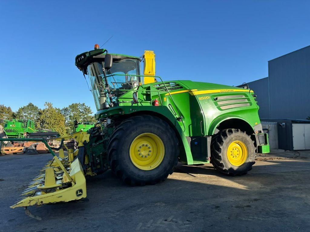 Ensileuse JOHN DEERE 8500 - photo slide 6