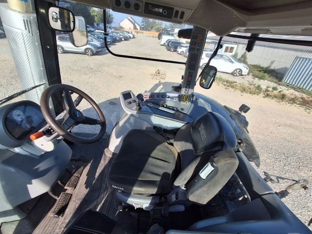 Tracteur VALTRA S274 - photo slide 17