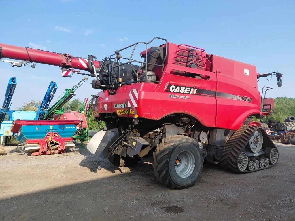 Moissonneuse CASE IH AXIAL-FLOW 8240 SANS COUPE - photo slide 4
