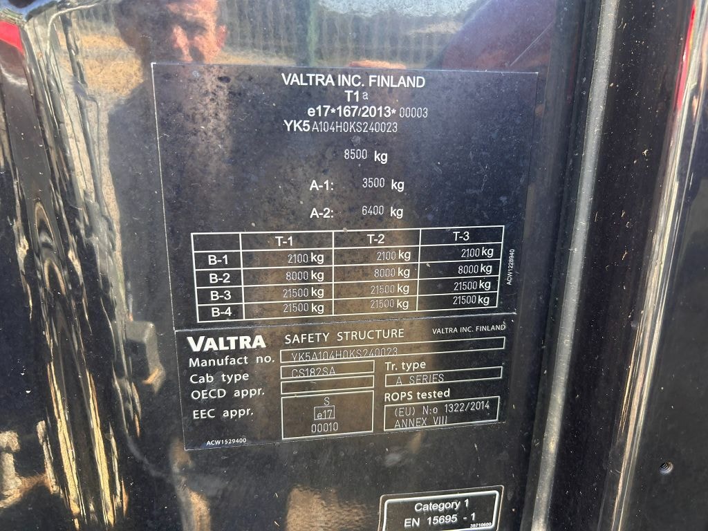 Tracteur chargeur VALTRA A104 Hitech - photo slide 13
