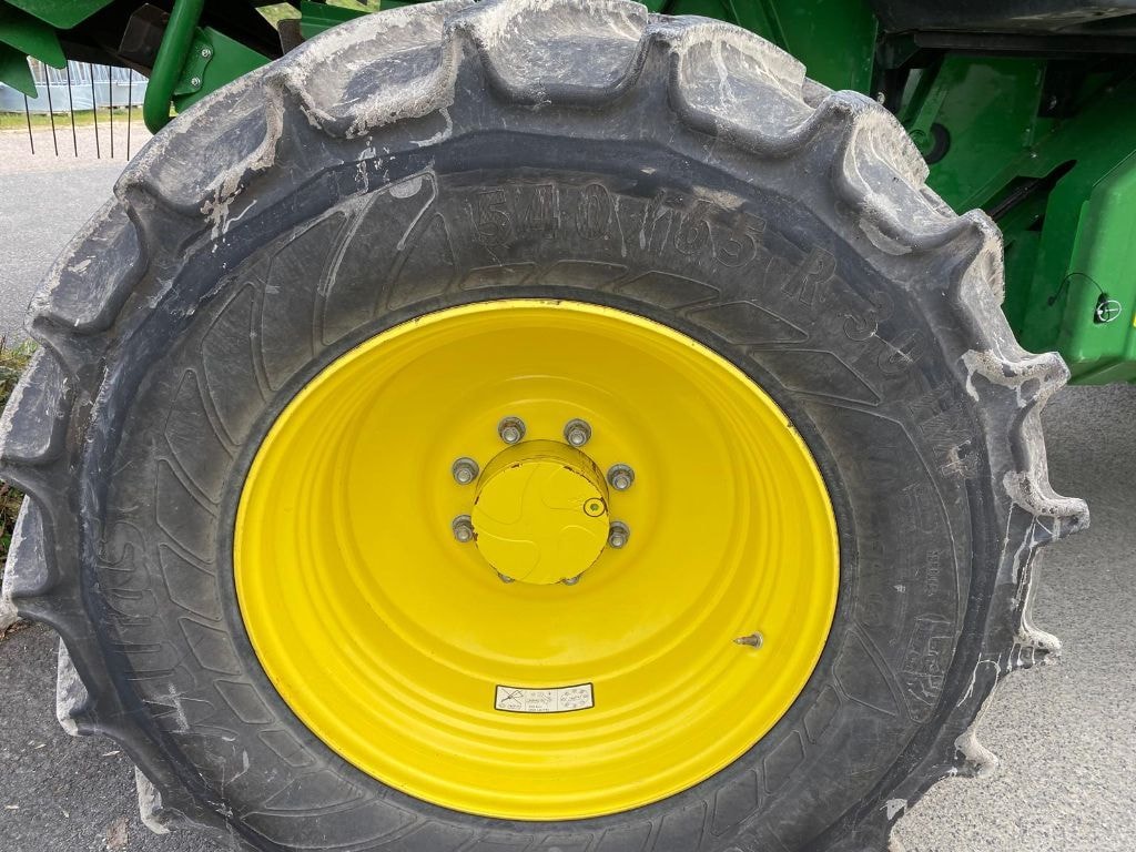Moissonneuse JOHN DEERE T 560 HM - photo slide 25