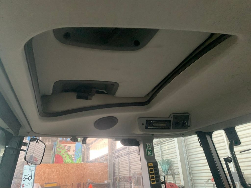 Tracteur CLAAS ARION 410 - STAGE V T - photo slide 11