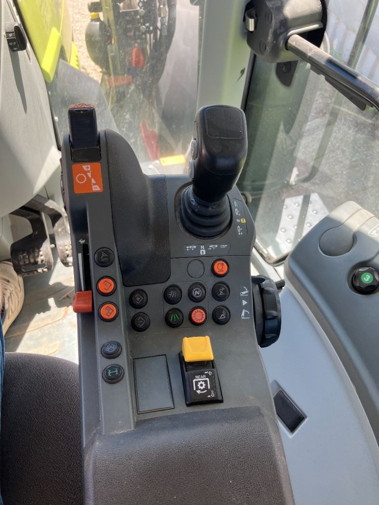 Tracteur CLAAS ARION 610 CIS - photo slide 10