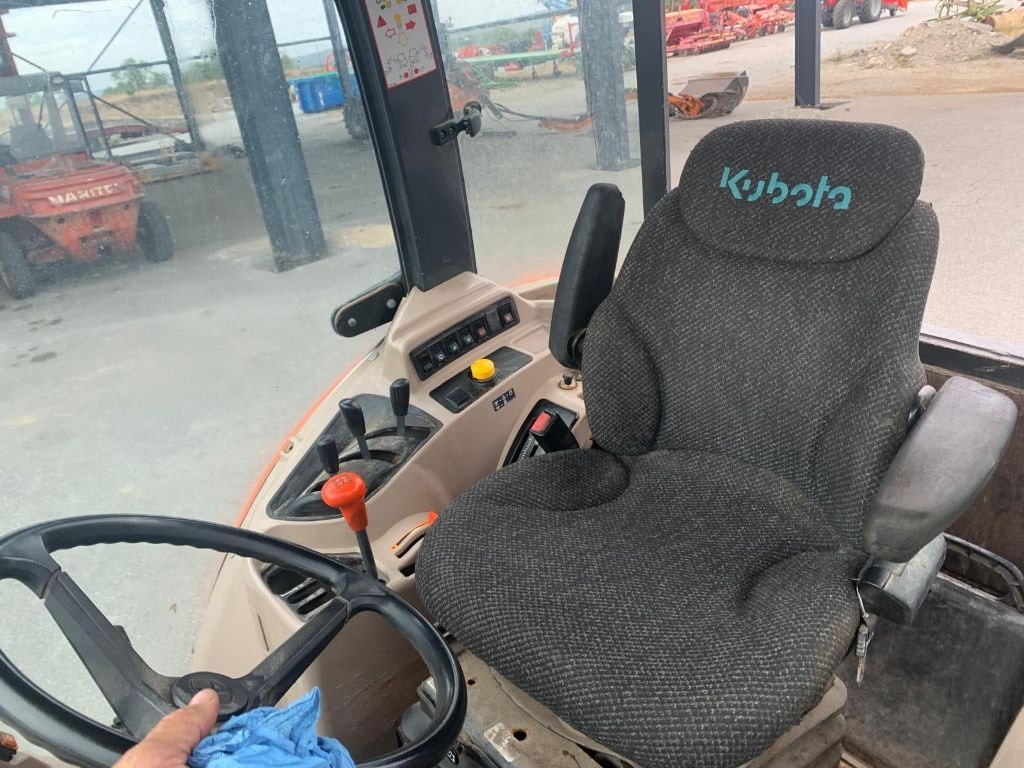 Tracteur KUBOTA M7060 - photo slide 26