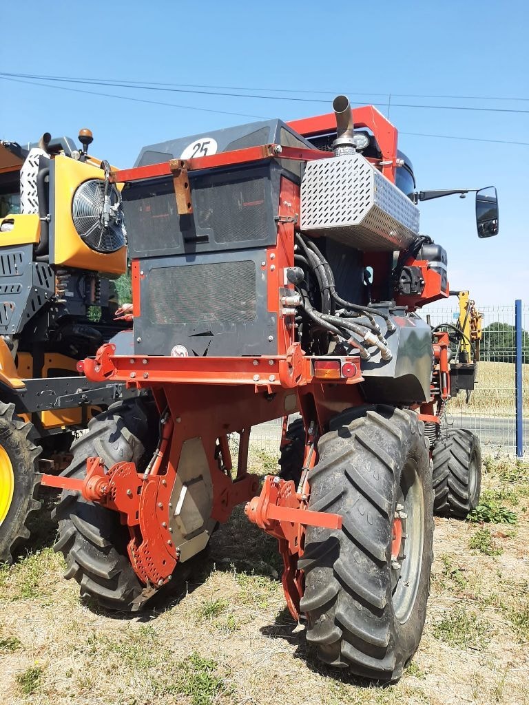 Tracteur enjambeur VERMANDE MR 1135 - photo slide 5