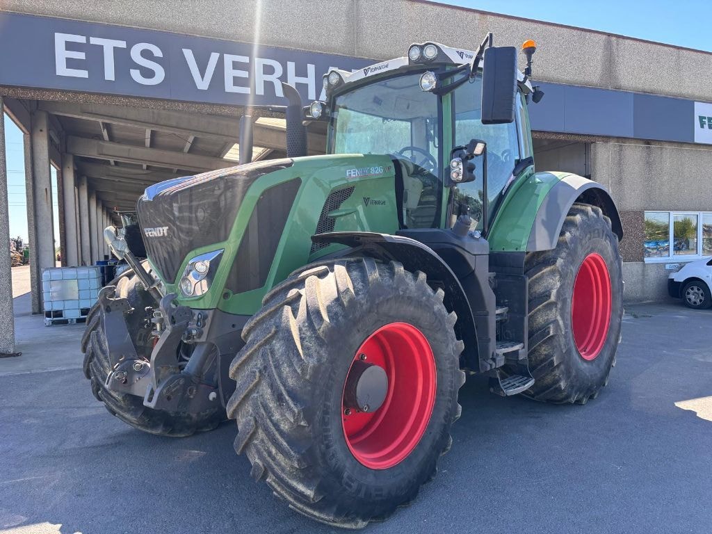 Tracteur FENDT 826 S4 PROFI + - photo slide 1