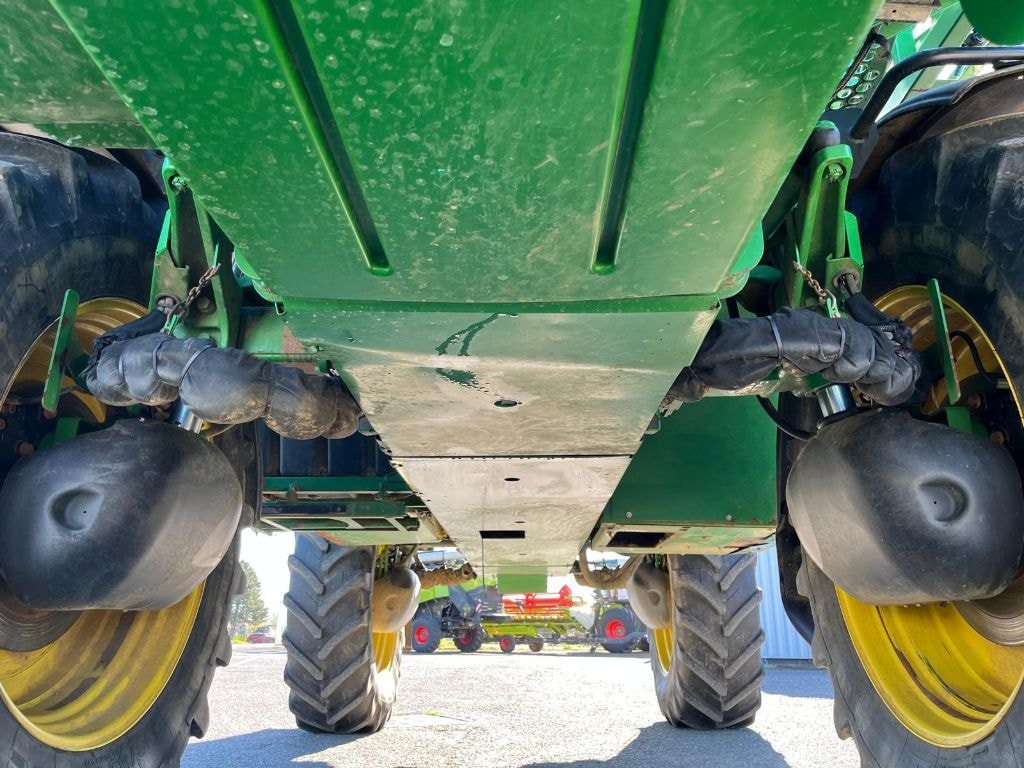 Pulverisateur automoteur JOHN DEERE R4040i - photo slide 19